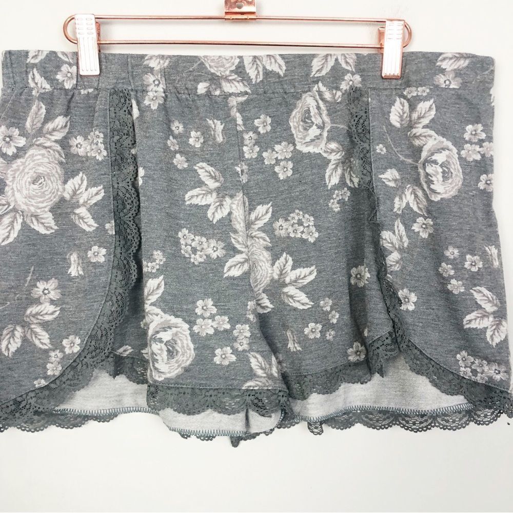 XHILARATION | Floral Shades of Gray Sleep Lounge Shorts Lace Trim Women’s Size L